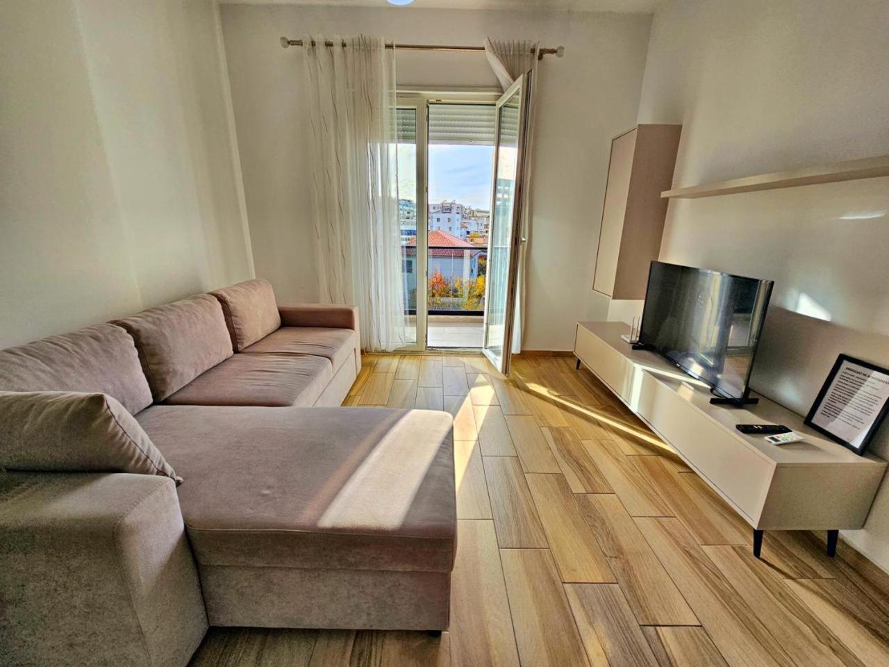 Jon'S Apartment Тирана Екстер'єр фото