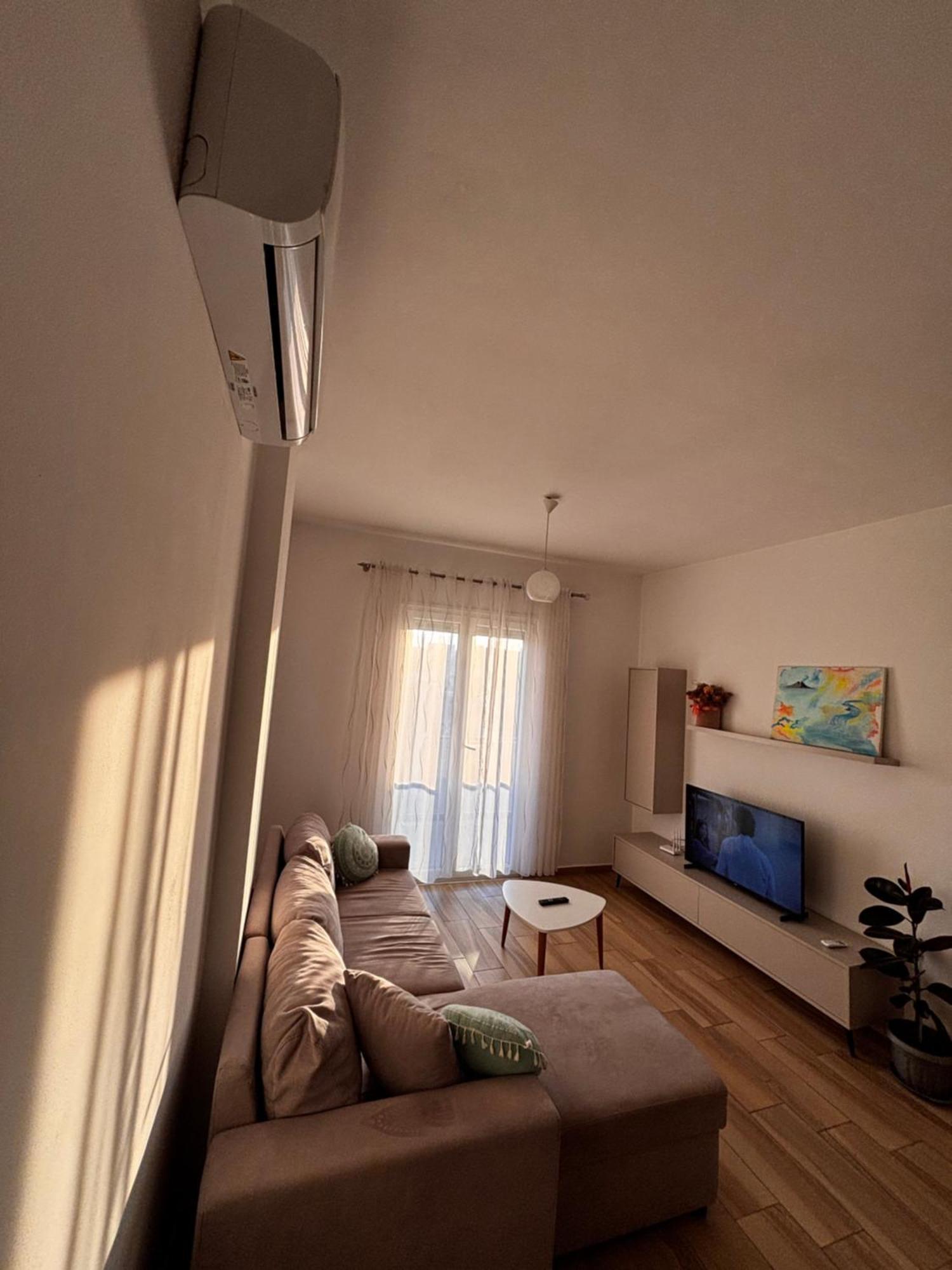 Jon'S Apartment Тирана Екстер'єр фото