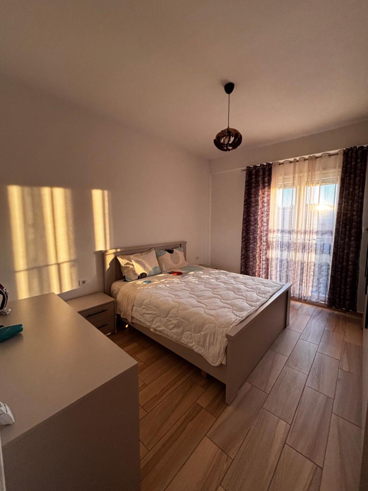 Jon'S Apartment Тирана Екстер'єр фото